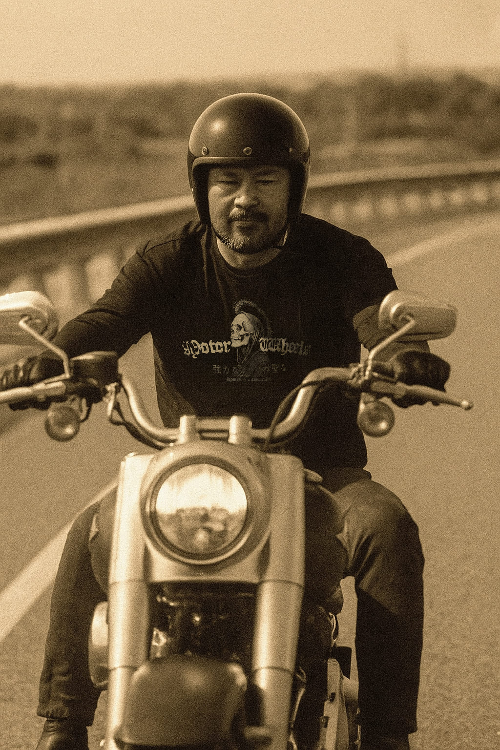 T-shirt noir manches longues "Angel of Mercy" Motor Wheels avec ange squelettique, halo d’épines et lettrage gothique