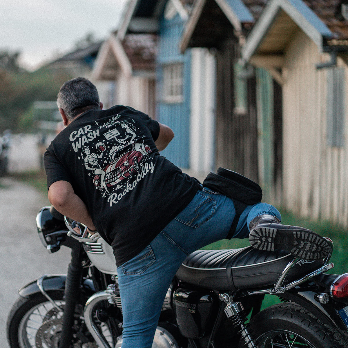 T-shirt "Penny’s Hot Car Wash" Motor Wheels avec visuel pin-up rétro et muscle cars