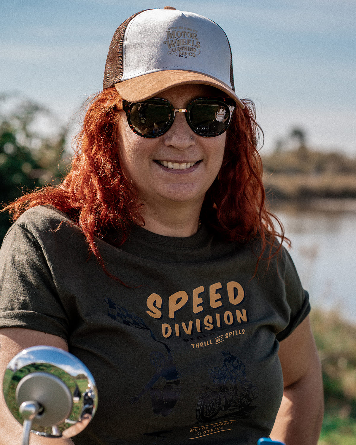 T-shirt "Speed Division" en beige et kaki, édition limitée, style racing vintage, Motor Wheels Clothing