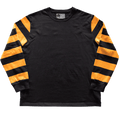 Jersey noir Motor & Wheels “Pit Crew” à manches rayées jaunes et noires, style racing vintage.