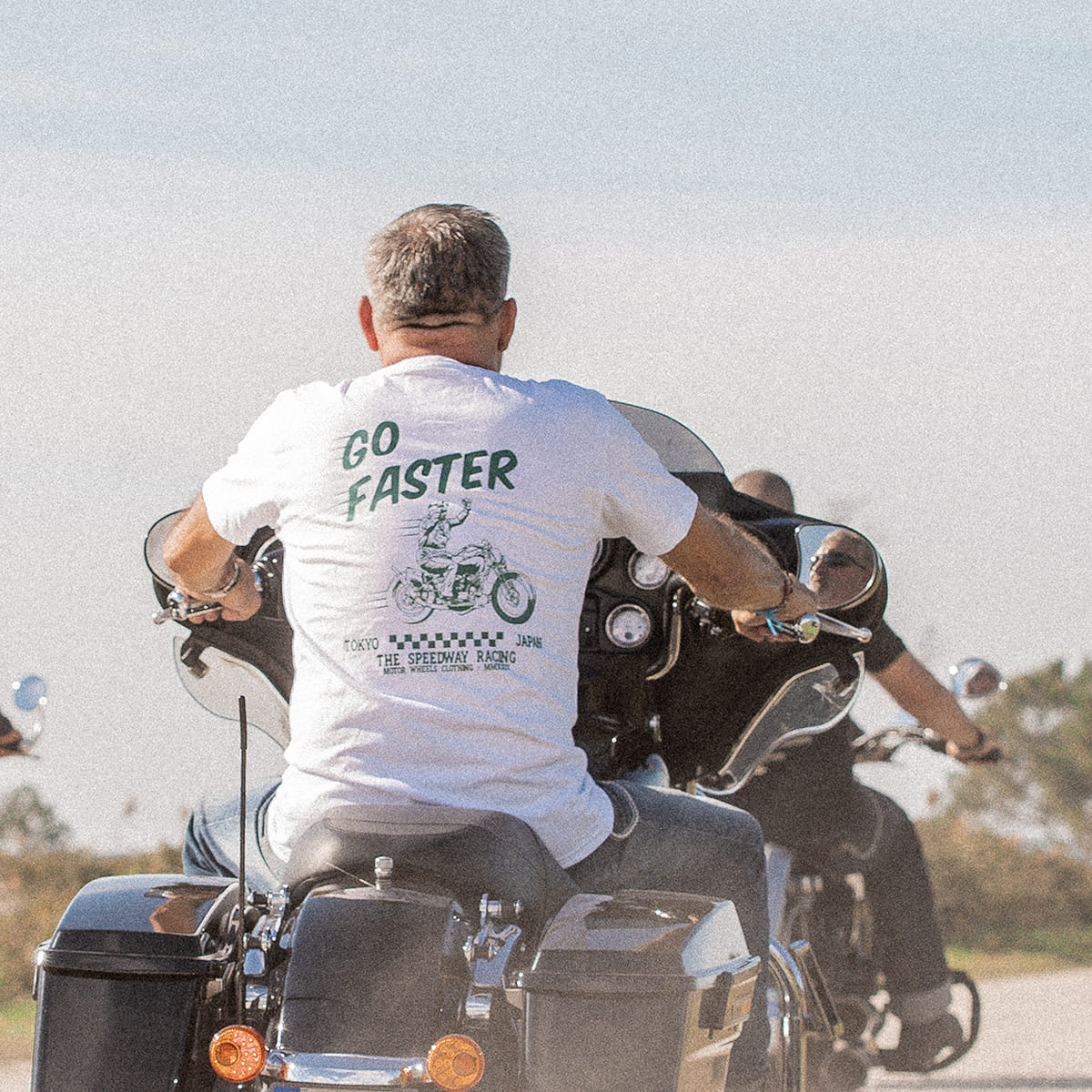 T-shirt moto vintage "Go Faster" en coton bio, imprimé biker sur moto vintage, Motor Wheels Clothing