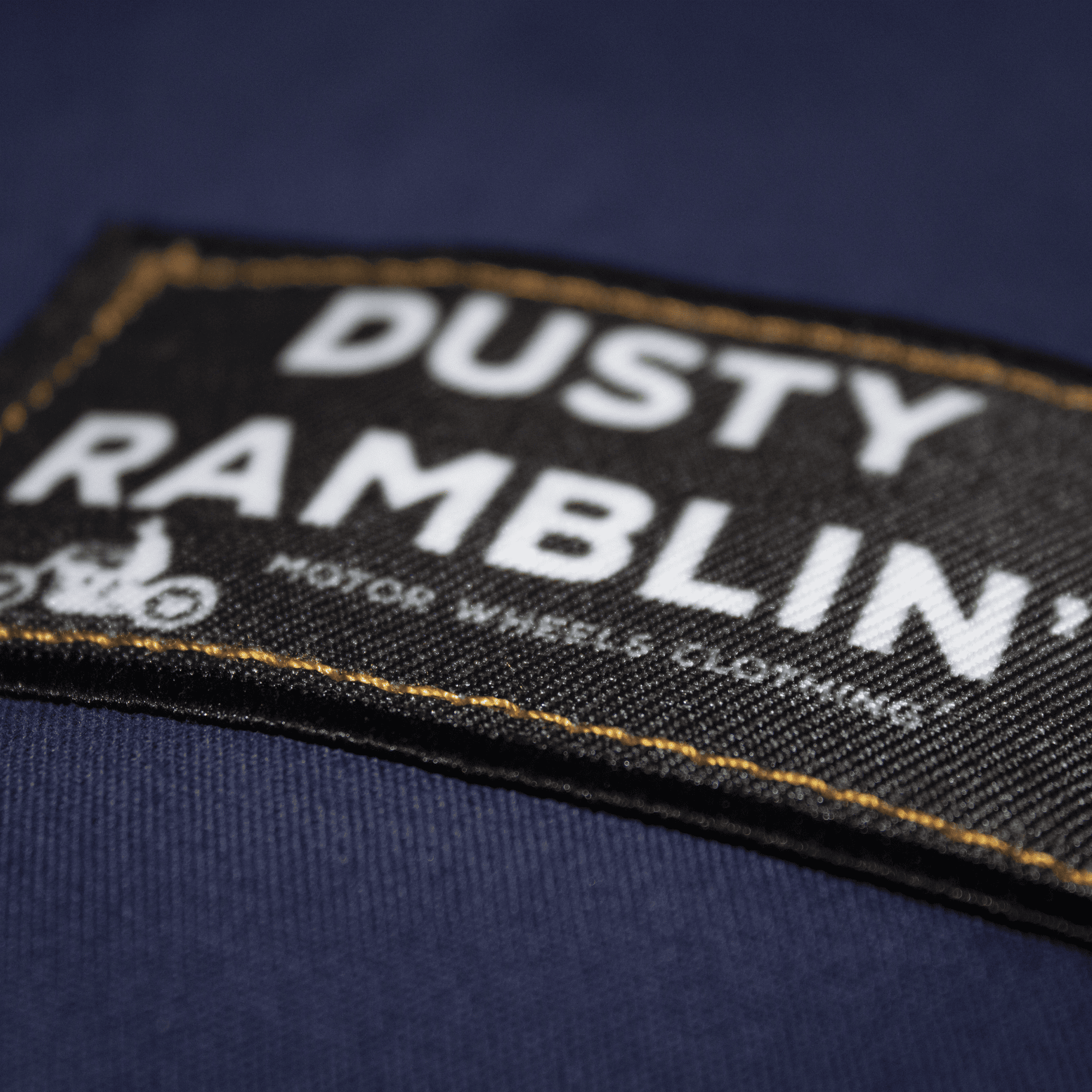 Veste de travail bleue "Dusty Ramblin’" Motor Wheels avec patch brodé, boutons-pression et style workwear vintage